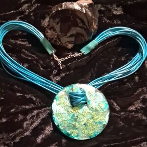 Elegant Blue and Green Pendant Necklace